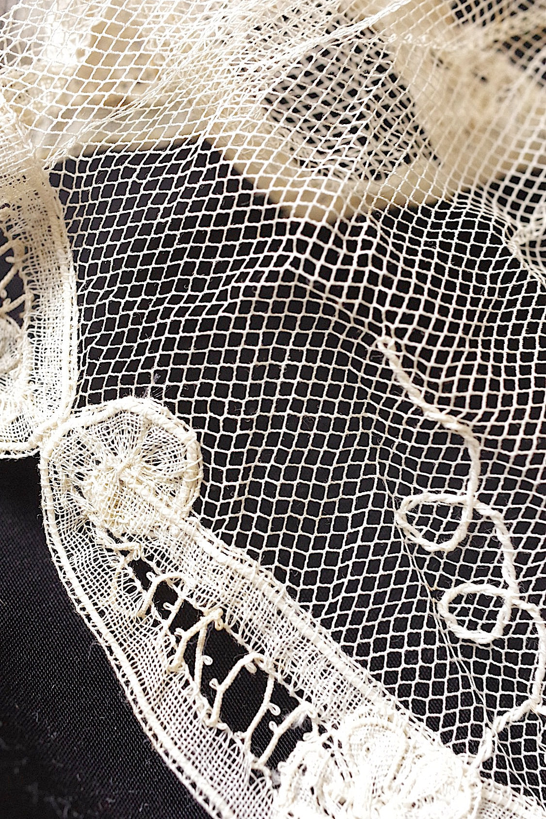 アンティークレース　dentelle ancienne タイ2本 .FR a l'epoque