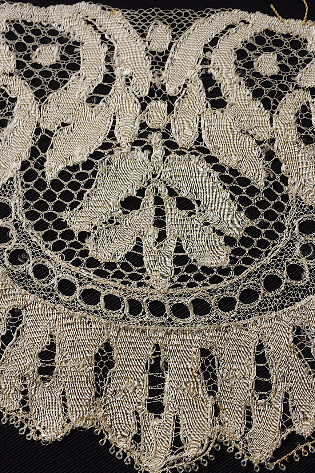 アンティークレース　dentelle ancienneブロンド .FR a l'epoque