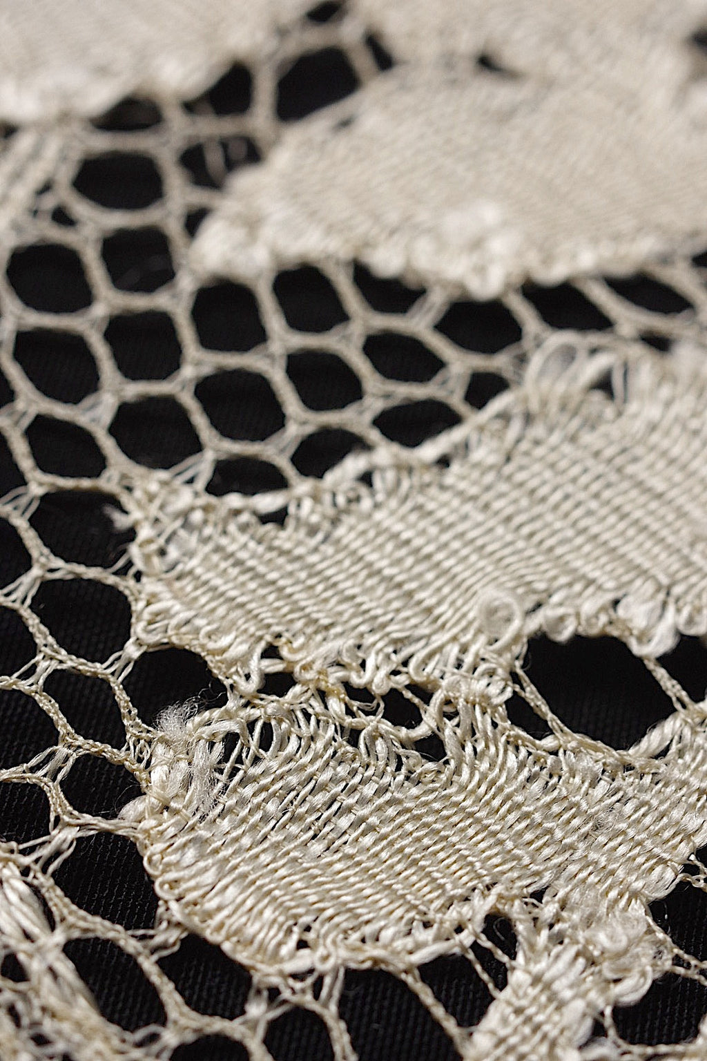 アンティークレース　dentelle ancienneブロンド .FR a l'epoque