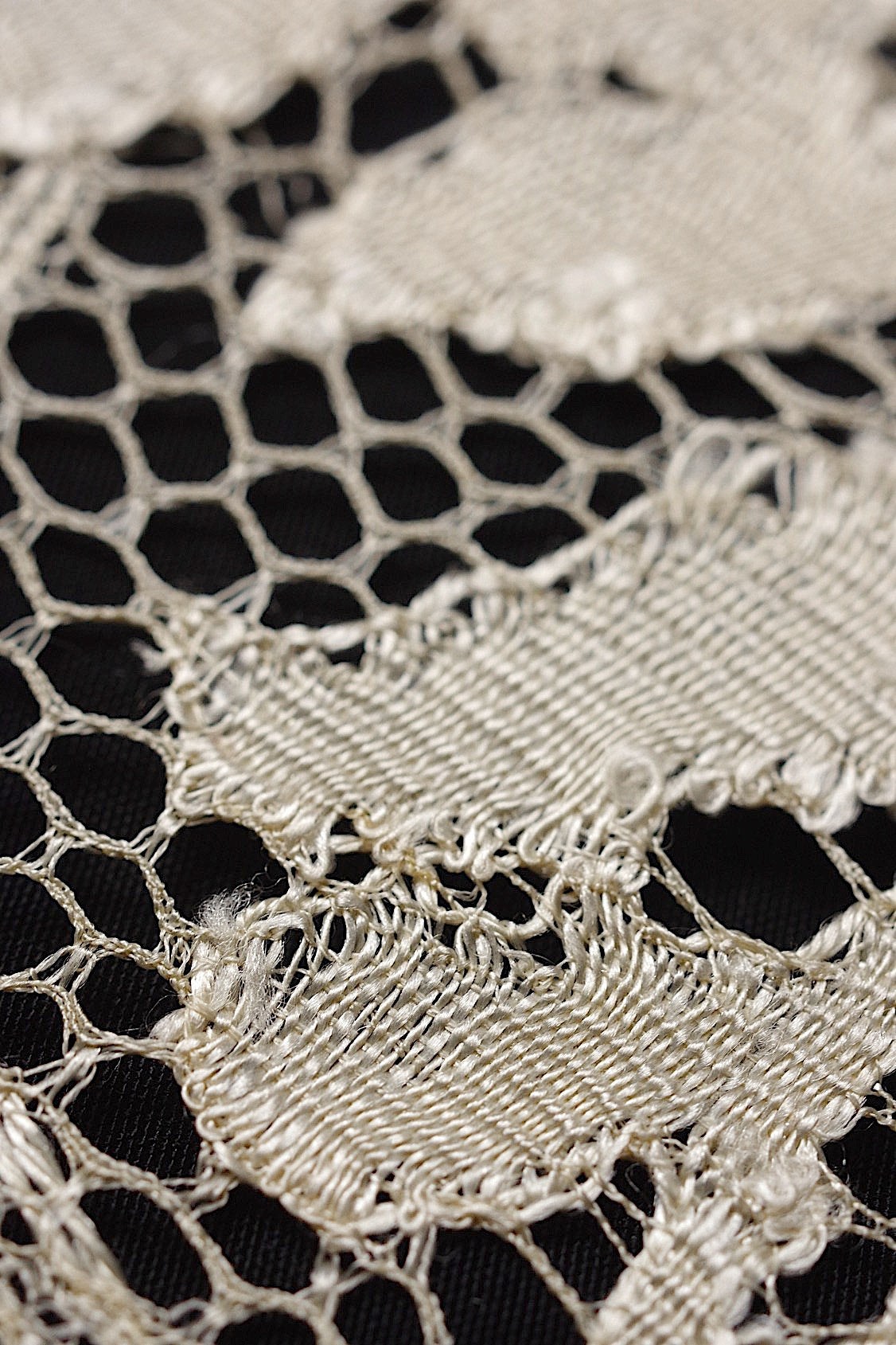 アンティークレース　dentelle ancienneブロンド .FR a l'epoque