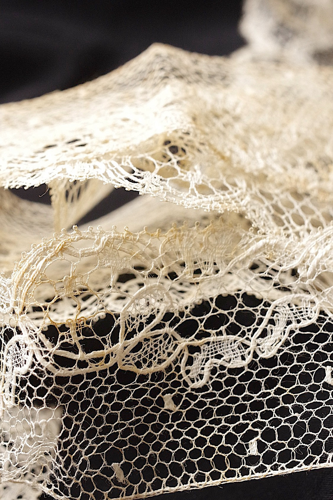 アンティークレース　dentelle ancienneブロンド .FR a l'epoque