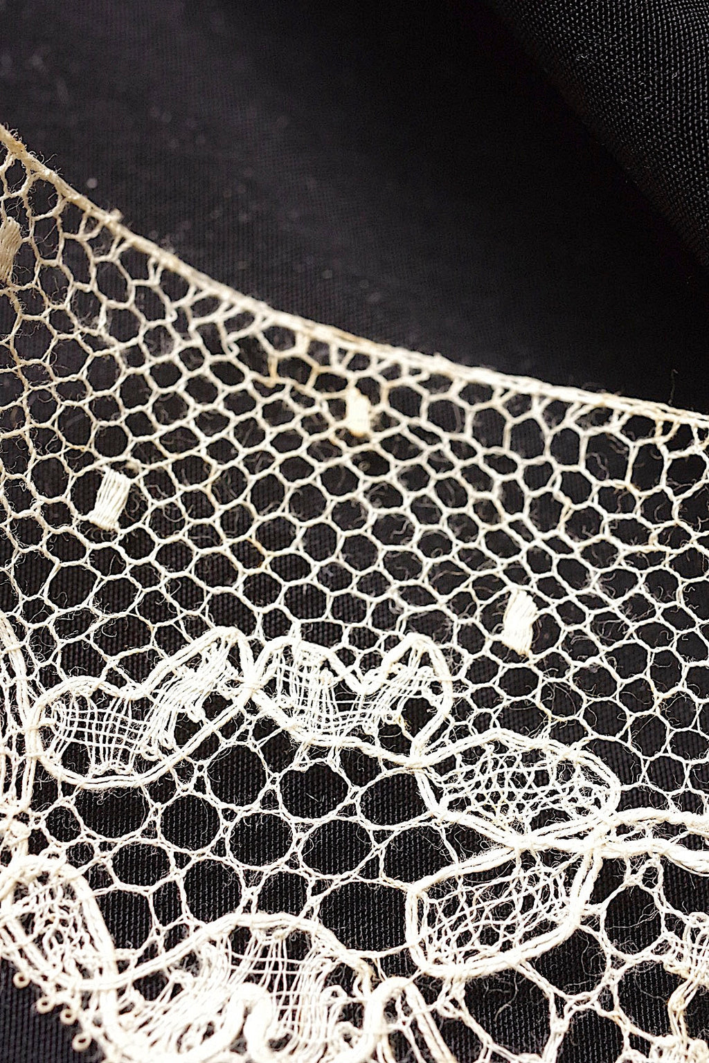 アンティークレース　dentelle ancienneブロンド .FR a l'epoque