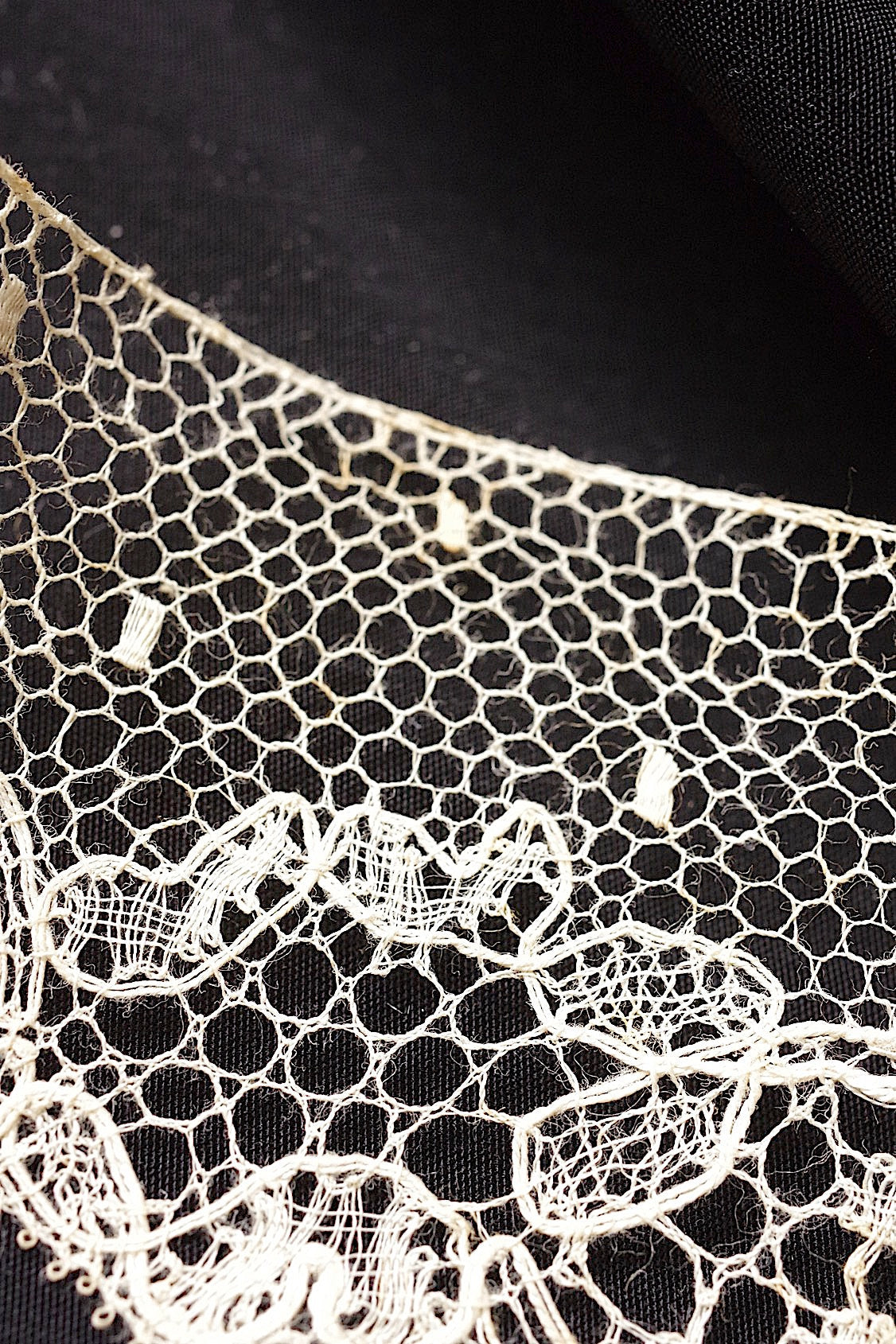 アンティークレース　dentelle ancienneブロンド .FR a l'epoque