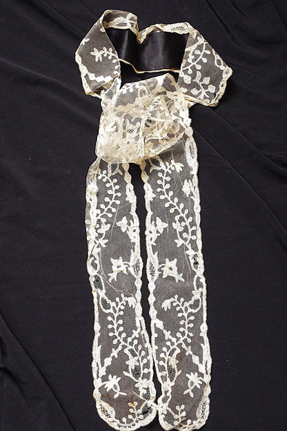 アンティークレース　dentelle ancienne　アプリカッションアングレテール　タイ .FR a l'epoque