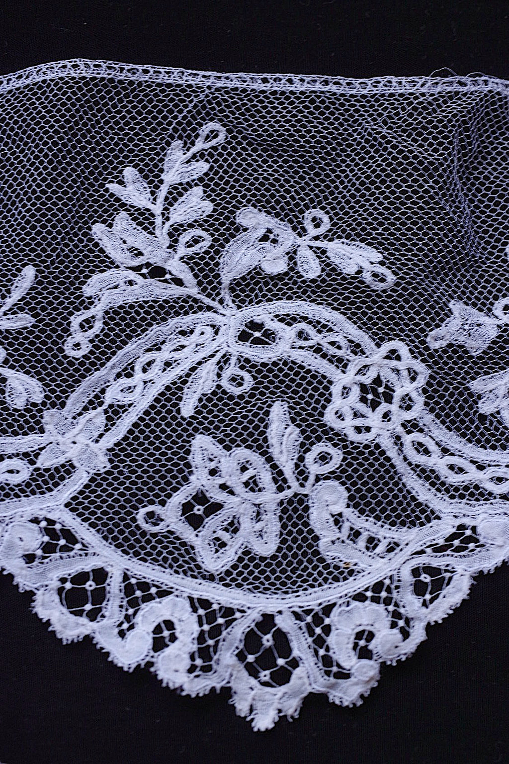 アンティークレース　dentelle ancienne　アプリカッションアングレテール2本 .FR a l'epoque