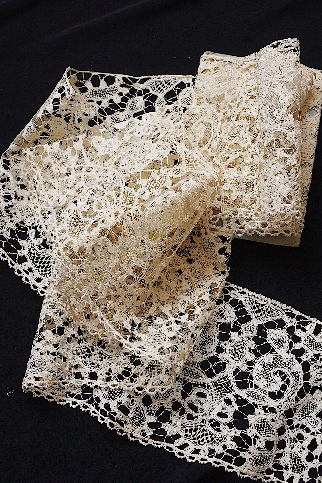 アンティークレース　dentelle ancienne　フレミッシュレース .FR a l'epoque