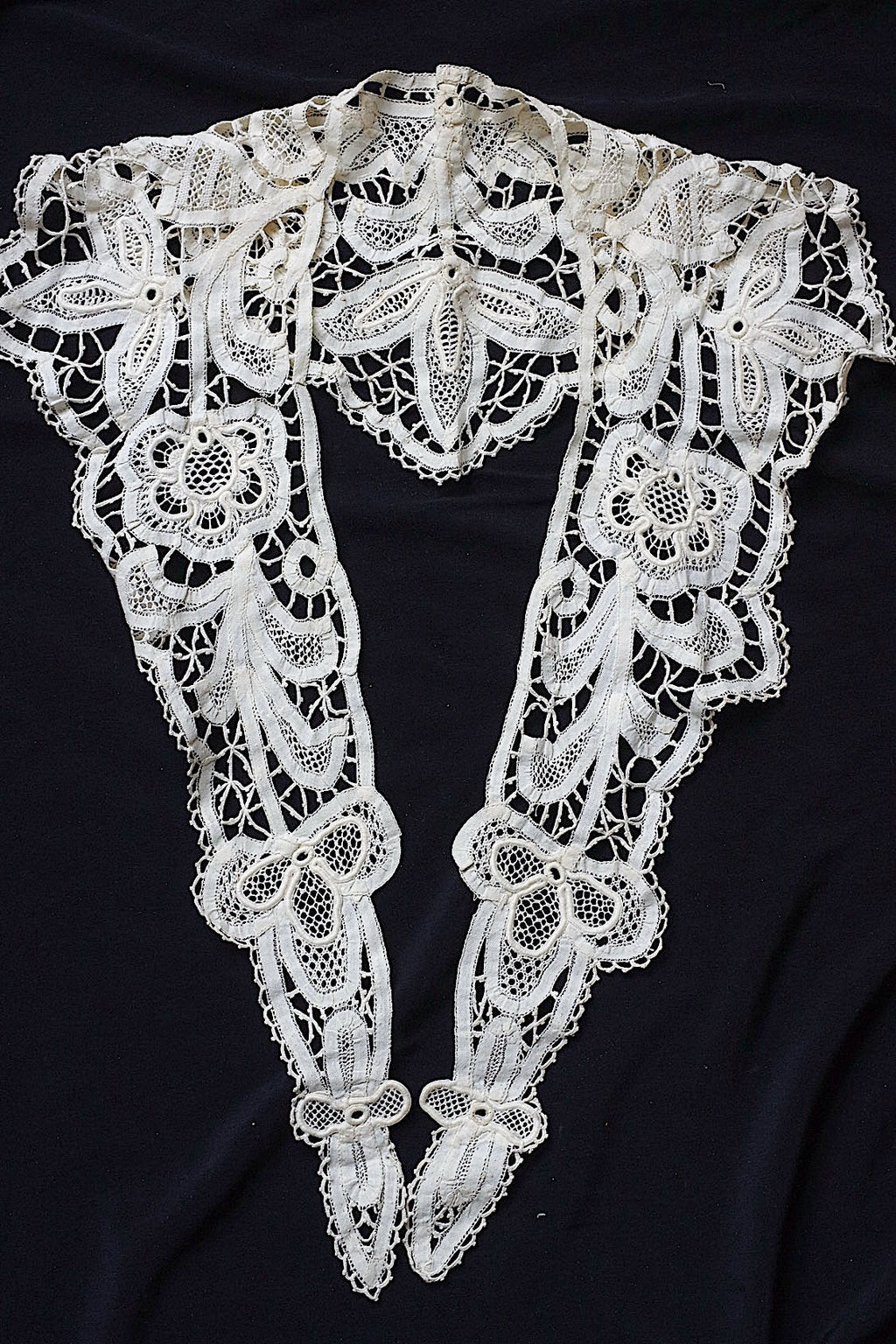 アンティークレース　dentelle ancienne　襟 .FR a l'epoque