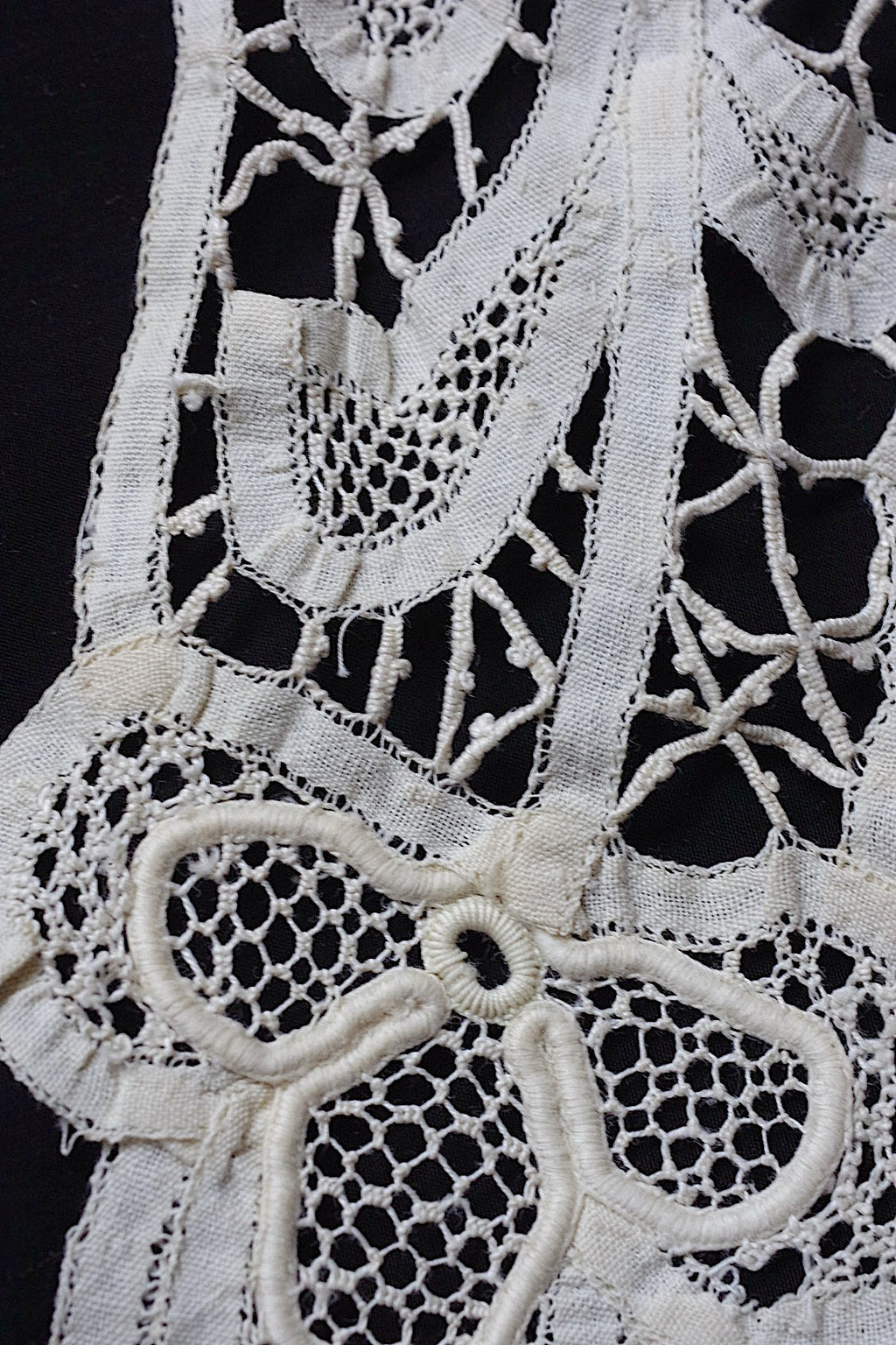 アンティークレース　dentelle ancienne　襟 .FR a l'epoque