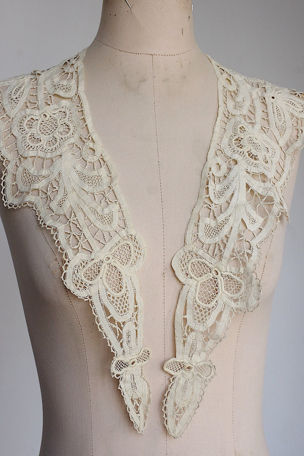 アンティークレース　dentelle ancienne　襟 .FR a l'epoque