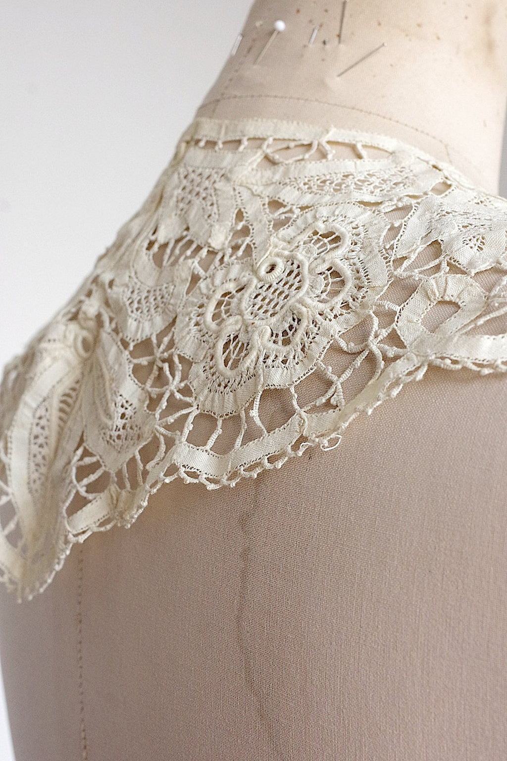 アンティークレース　dentelle ancienne　襟 .FR a l'epoque