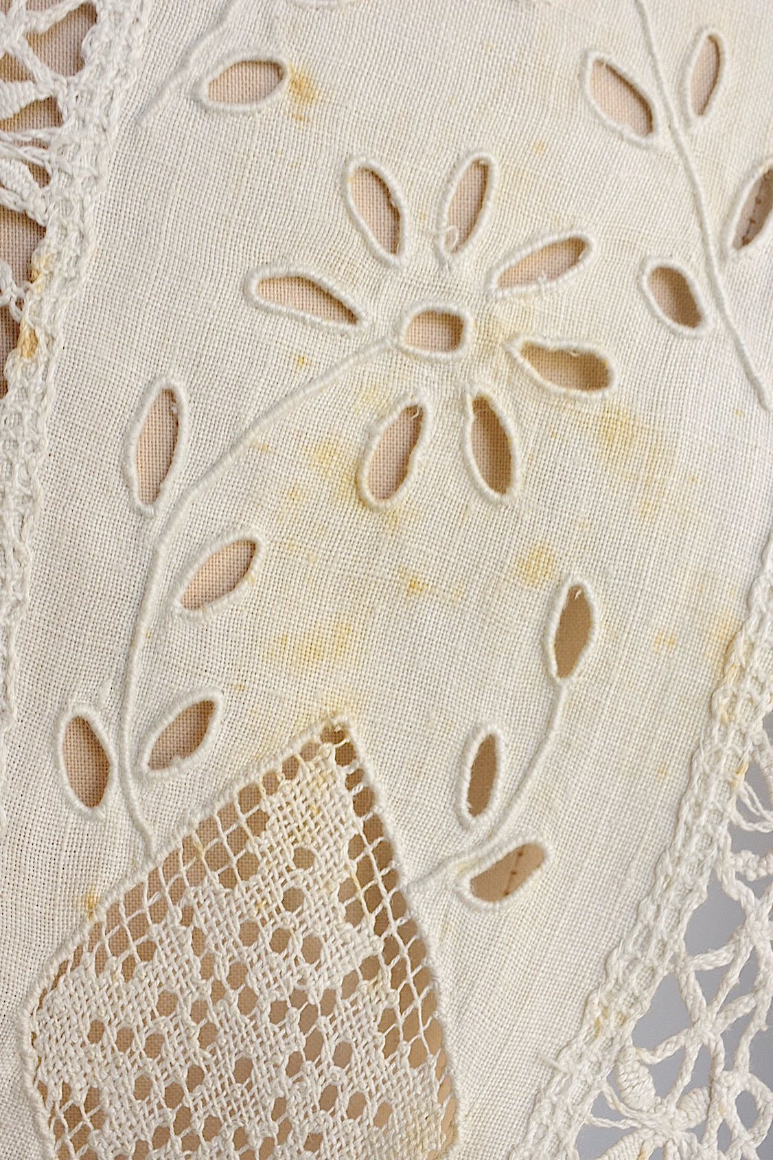 アンティークレース　dentelle ancienne　首周り .FR a l'epoque