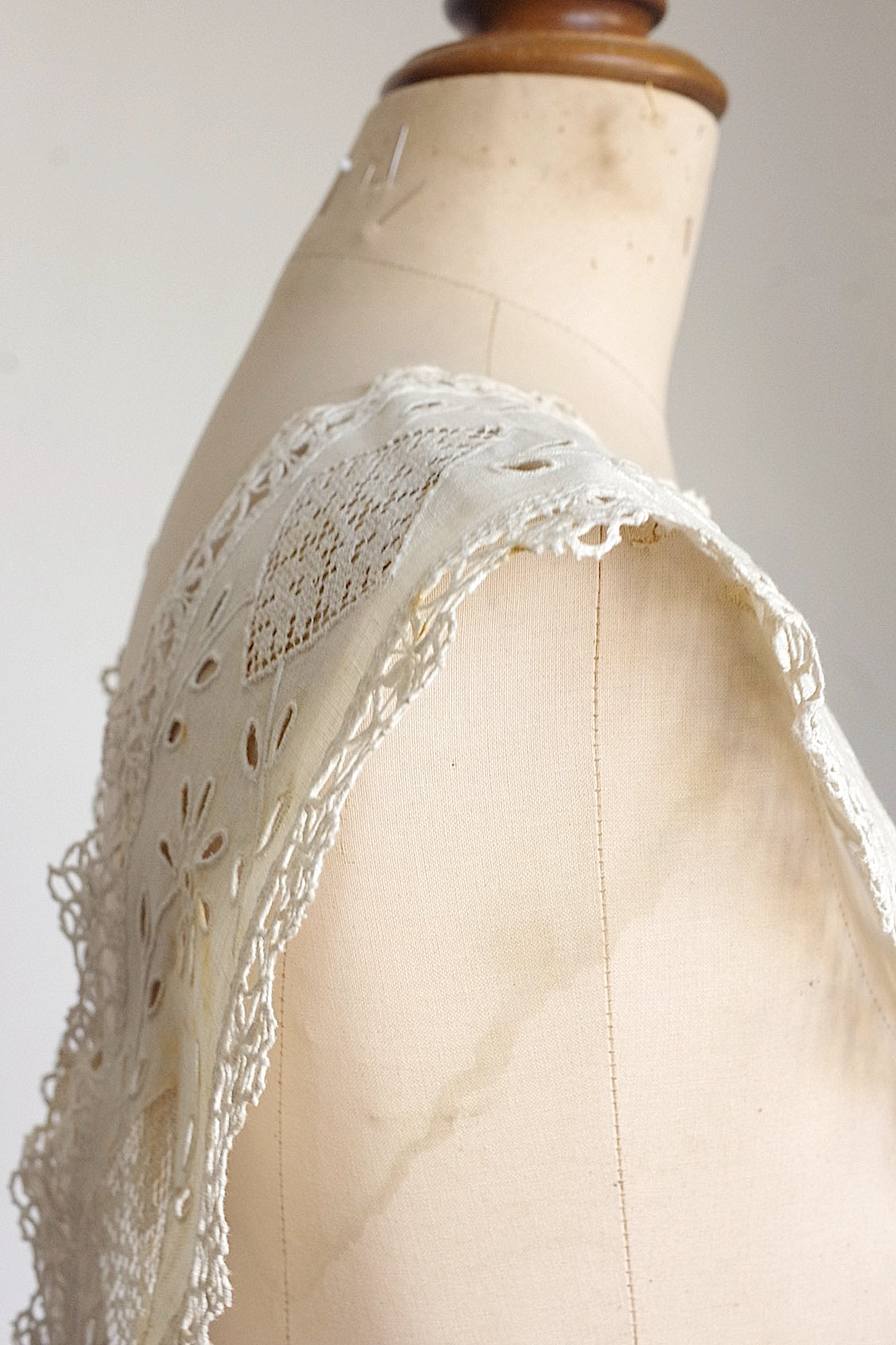 アンティークレース　dentelle ancienne　首周り .FR a l'epoque