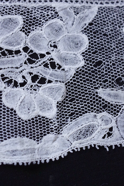 アンティークレース　dentelle ancienne　93cm 130cm .FR a l'epoque