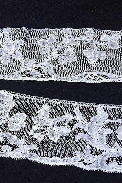 アンティークレース　dentelle ancienne　93cm 130cm .FR a l'epoque