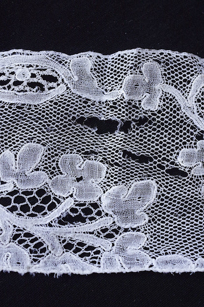 アンティークレース　dentelle ancienne　93cm 130cm .FR a l'epoque