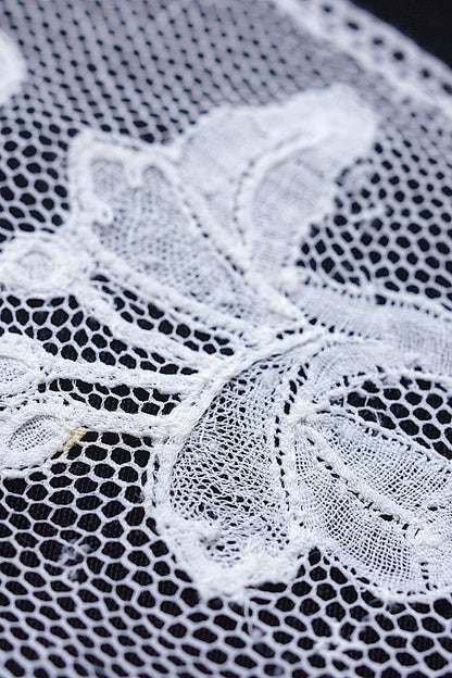 アンティークレース　dentelle ancienne　93cm 130cm .FR a l'epoque