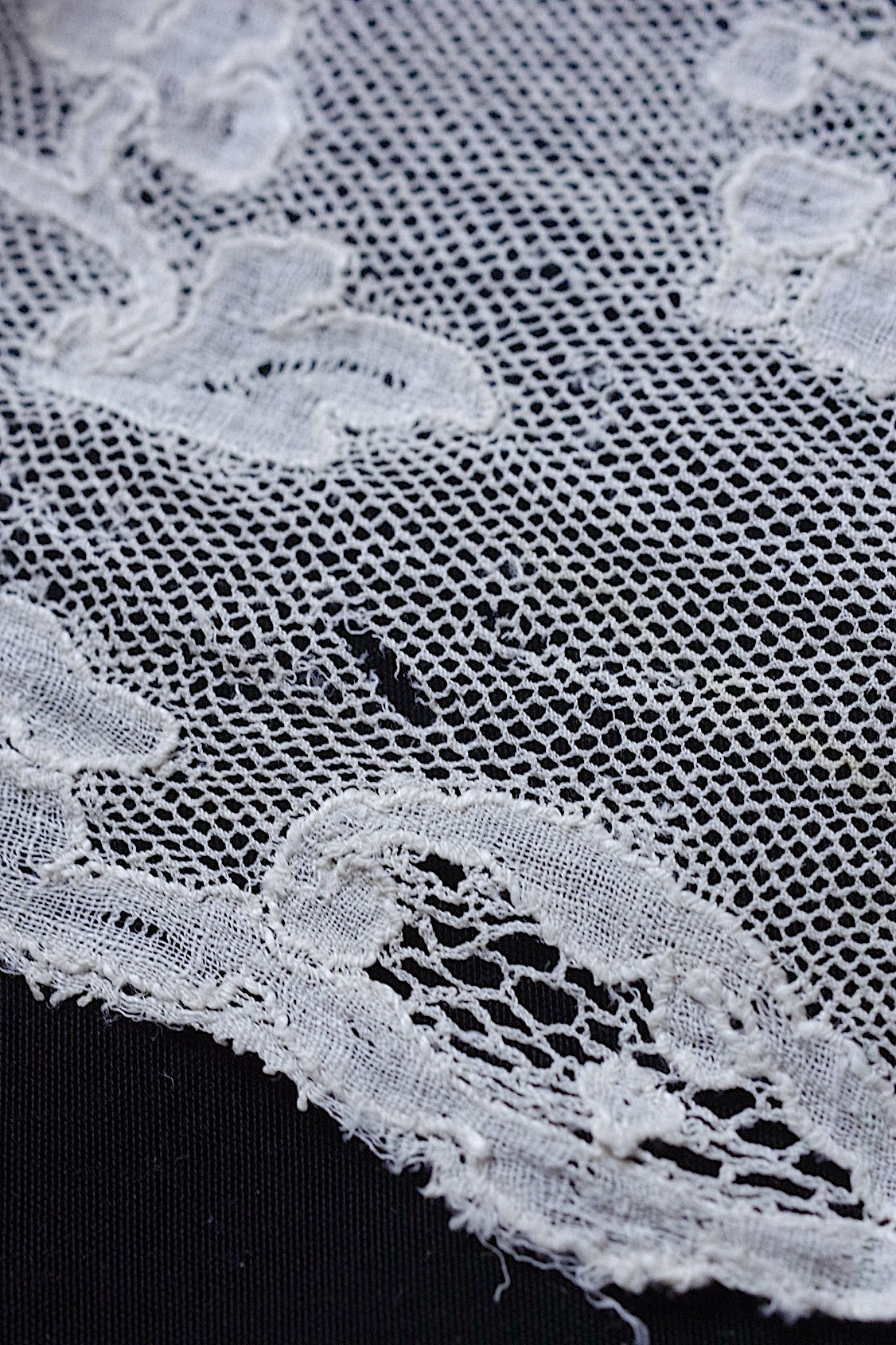 アンティークレース　dentelle ancienne　70cm 95cm .FR a l'epoque