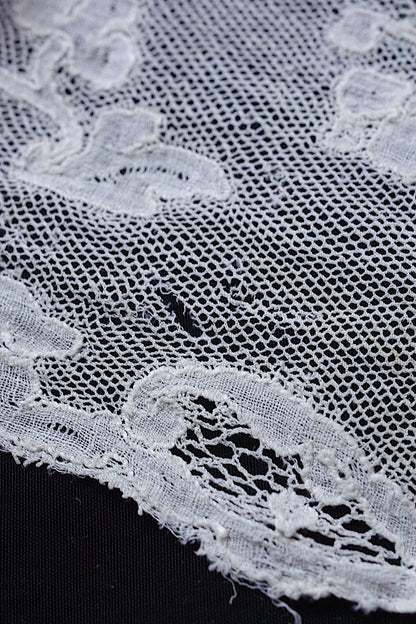 アンティークレース　dentelle ancienne　70cm 95cm .FR a l'epoque