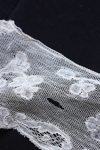 アンティークレース　dentelle ancienne　70cm 95cm .FR a l'epoque
