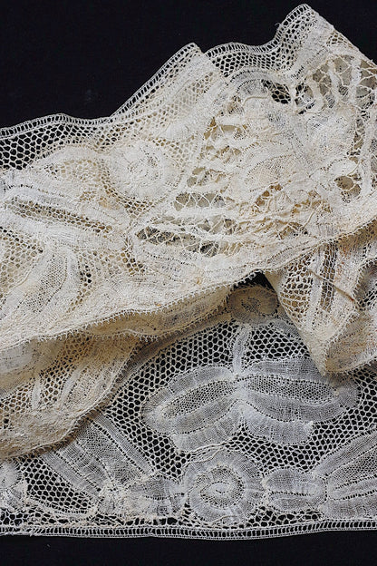 アンティークレース　dentelle ancienne　190cm .FR a l'epoque