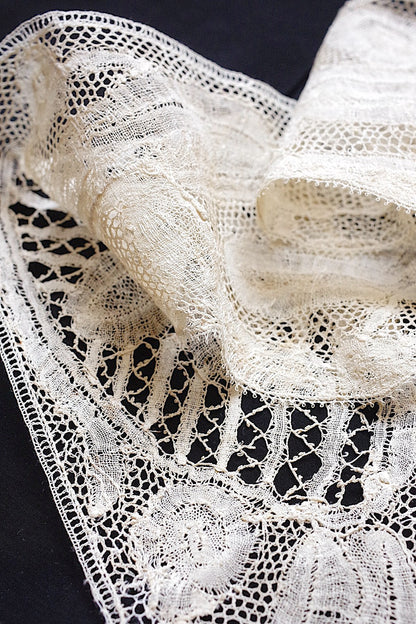 アンティークレース　dentelle ancienne　190cm .FR a l'epoque