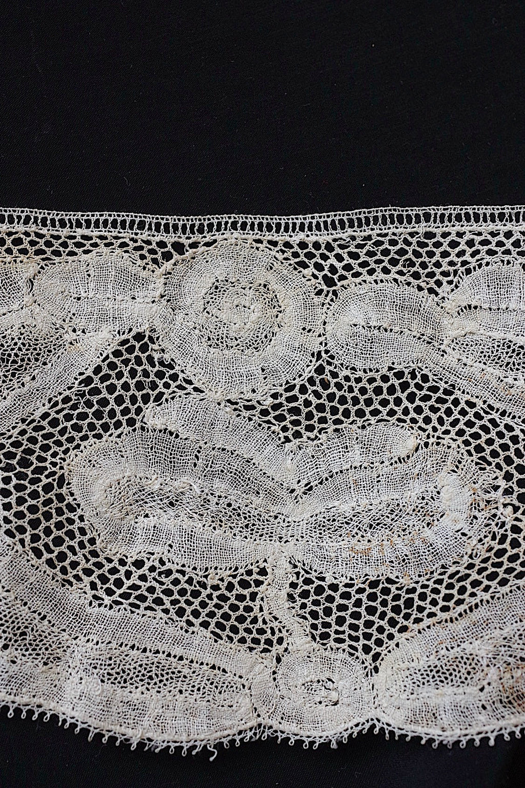 アンティークレース　dentelle ancienne　190cm .FR a l'epoque