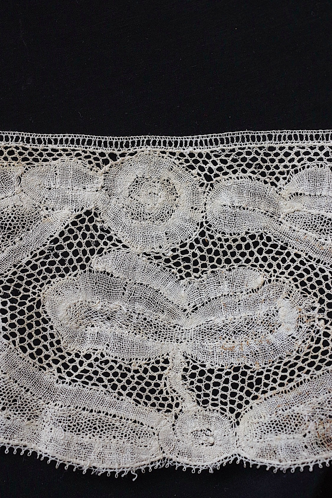 アンティークレース　dentelle ancienne　190cm .FR a l'epoque