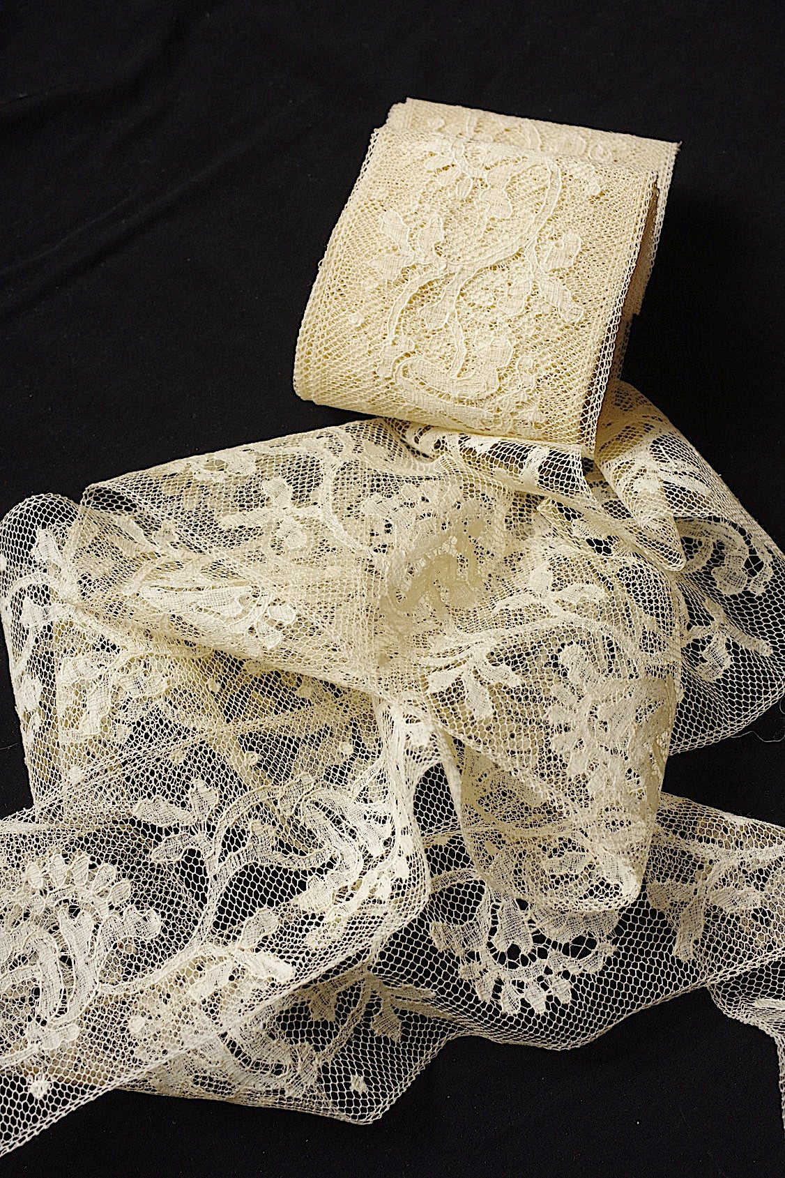 アンティークレース　dentelle ancienne　564cm .FR a l'epoque