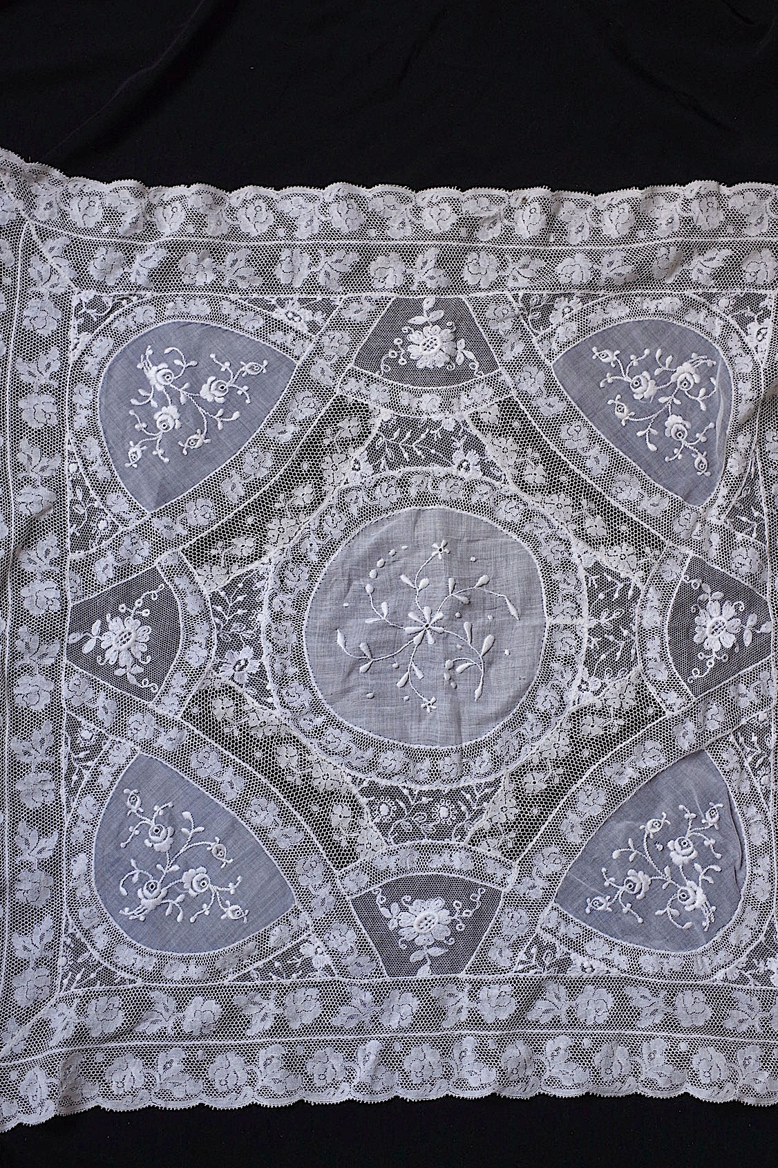 アンティークレース　dentelle ancienne　刺繍クロス .FR a l'epoque