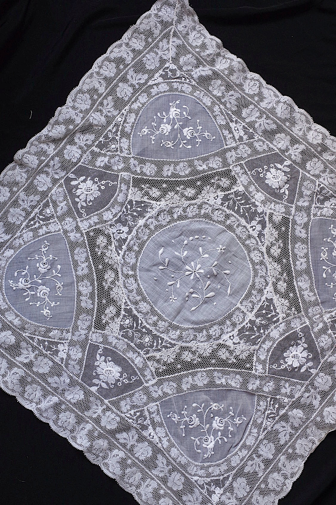 アンティークレース　dentelle ancienne　刺繍クロス .FR a l'epoque