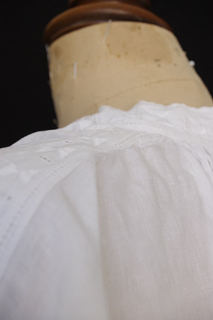 アンティーク司祭服　vêtement antique aube 2 .FR a l'epoque