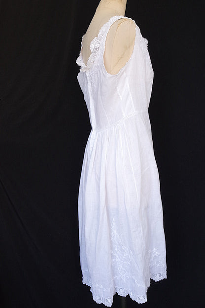 アンティークワンピース　vêtement antique 　 .FR a l'epoque