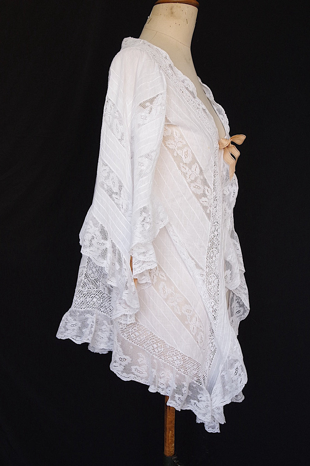 アンティークレース羽織　vêtement antique 　 .FR a l'epoque