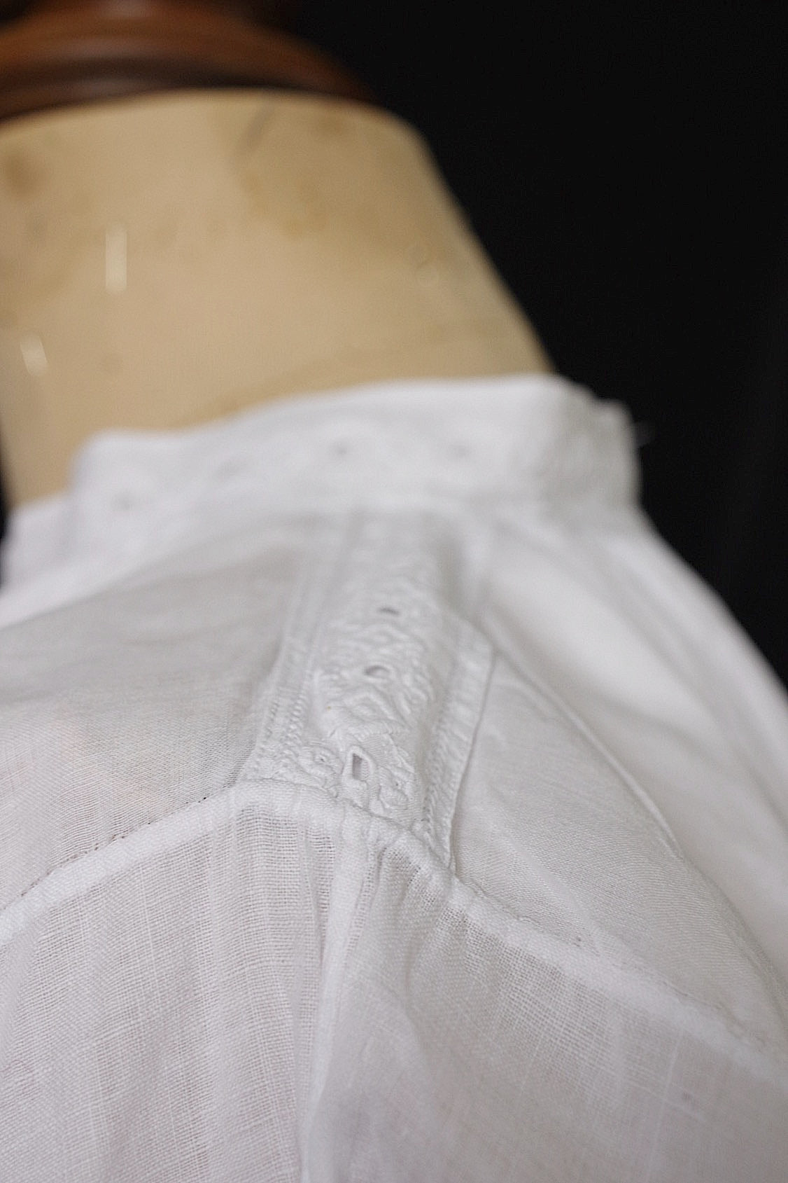 アンティークチュニック　antique vêtement  surplis .FR a l'epoque