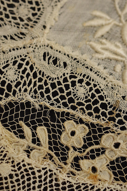 アンティークレース　dentelle ancienne 刺繍モチーフ .FR a l'epoque
