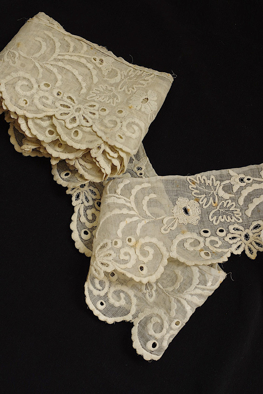 アンティークレース　dentelle ancienne 刺繍レース .FR a l'epoque