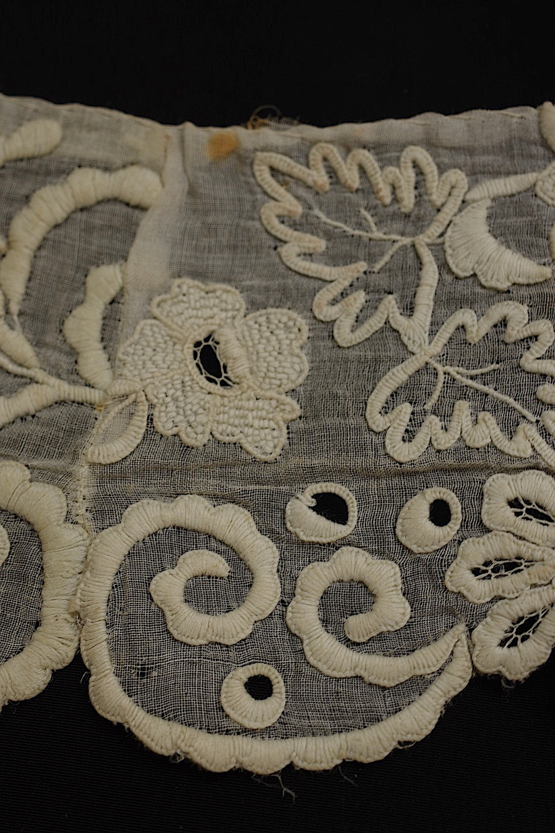 アンティークレース　dentelle ancienne 刺繍レース .FR a l'epoque