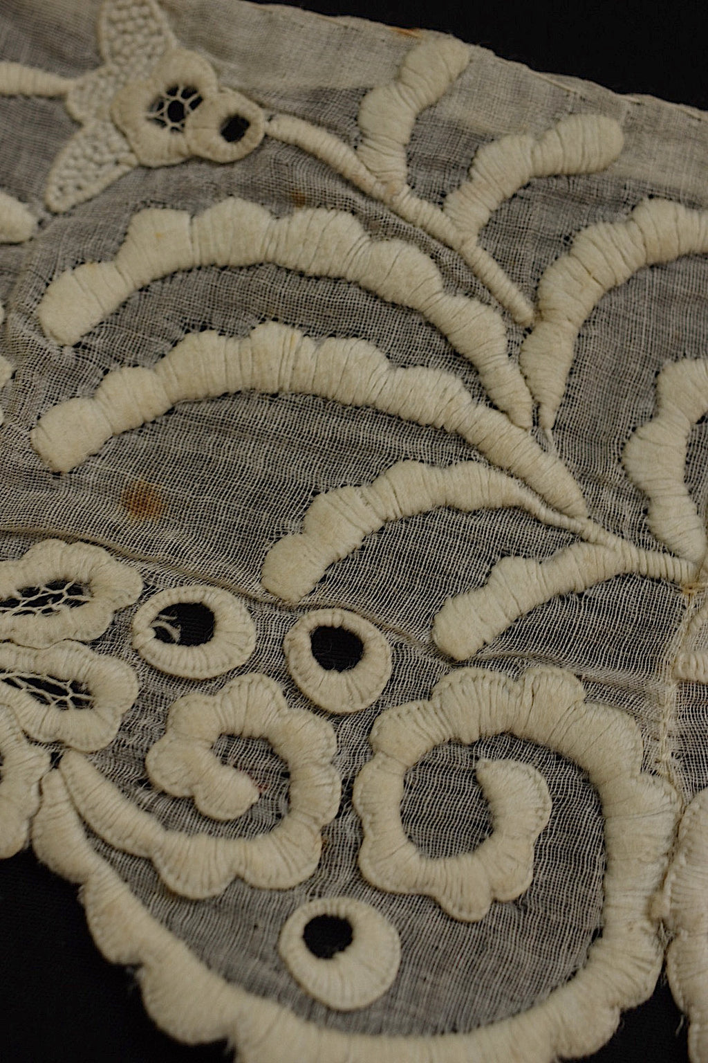 アンティークレース　dentelle ancienne 刺繍レース .FR a l'epoque