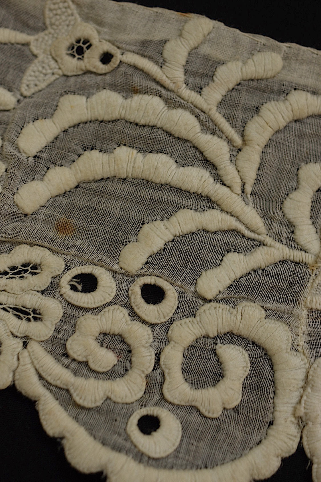 アンティークレース　dentelle ancienne 刺繍レース .FR a l'epoque