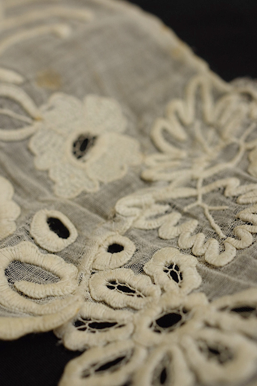 アンティークレース　dentelle ancienne 刺繍レース .FR a l'epoque