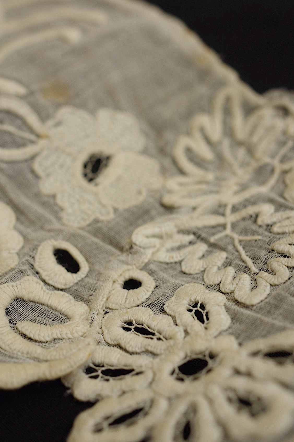 アンティークレース　dentelle ancienne 刺繍レース .FR a l'epoque