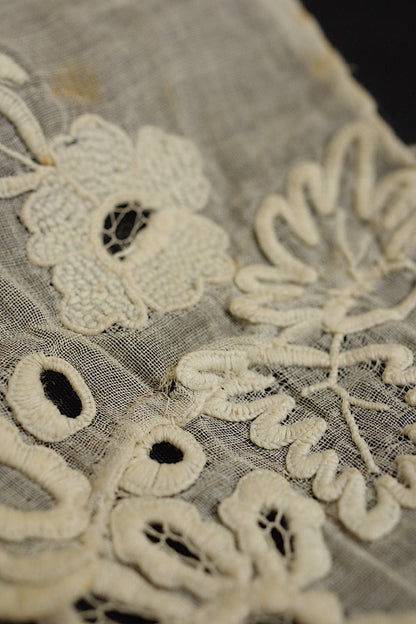 アンティークレース　dentelle ancienne 刺繍レース .FR a l'epoque