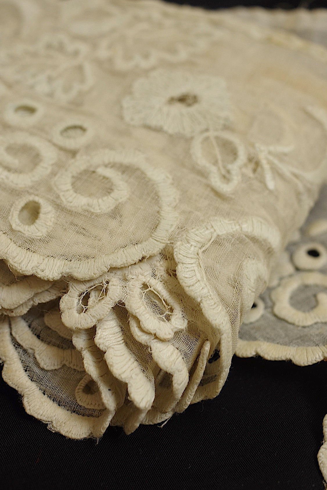 アンティークレース　dentelle ancienne 刺繍レース .FR a l'epoque