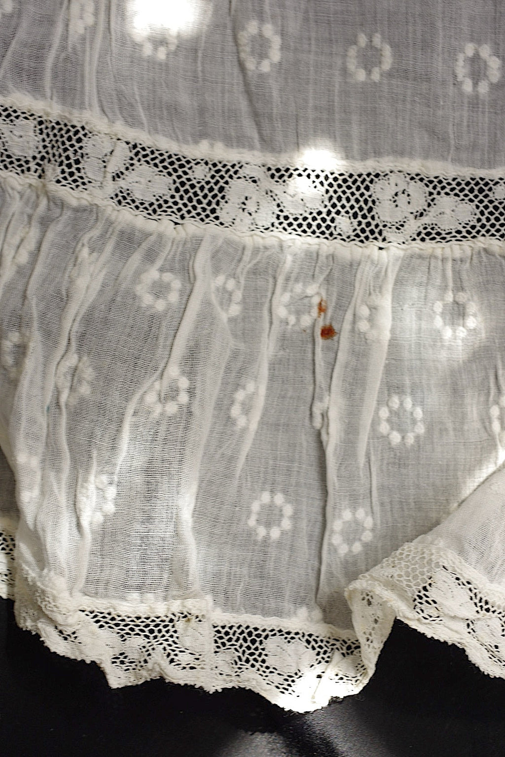アンティークレース　dentelle ancienne 刺繍　生地　クッションカバー .FR a l'epoque