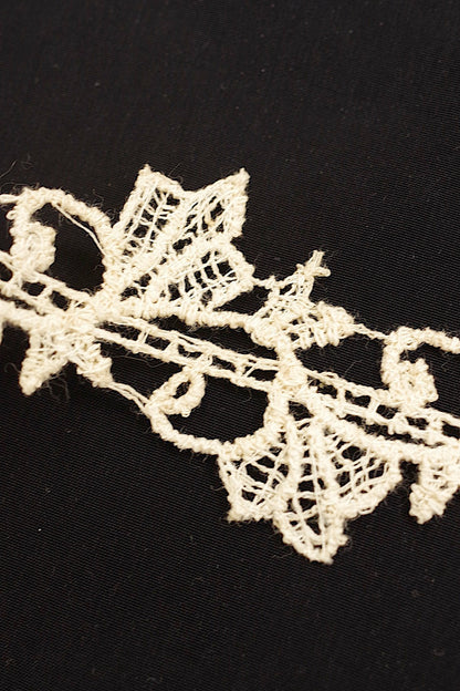 アンティークレース　dentelle ancienne 250+306+611cm .FR a l'epoque