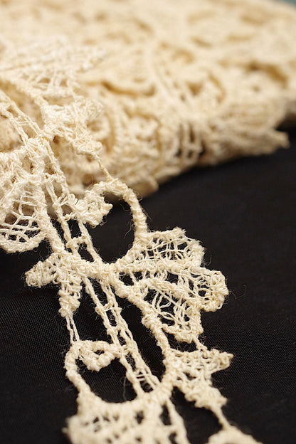 アンティークレース　dentelle ancienne 250+306+611cm .FR a l'epoque