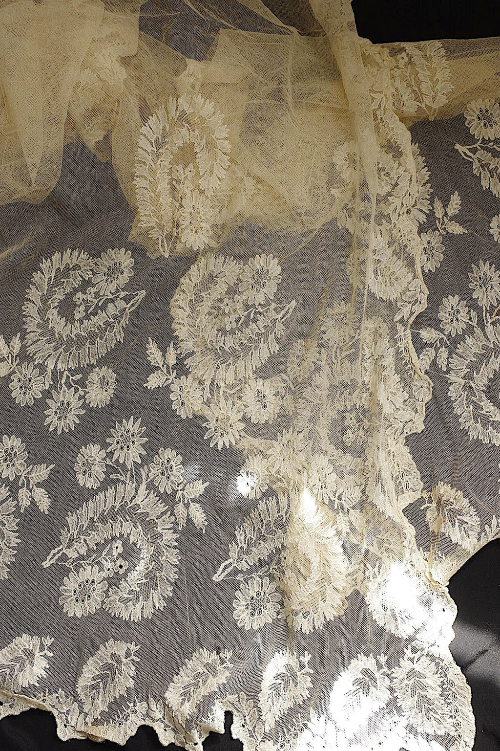 アンティークレース　dentelle ancienne ショール1 .FR a l'epoque