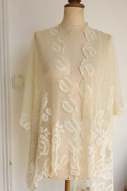 アンティークレース　dentelle ancienne ショール1 .FR a l'epoque