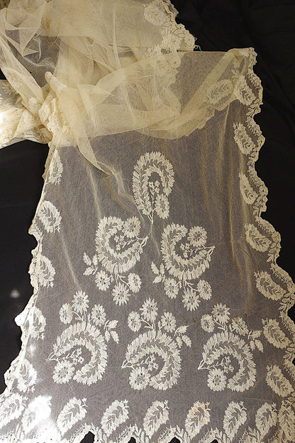 アンティークレース　dentelle ancienne ショール1 .FR a l'epoque