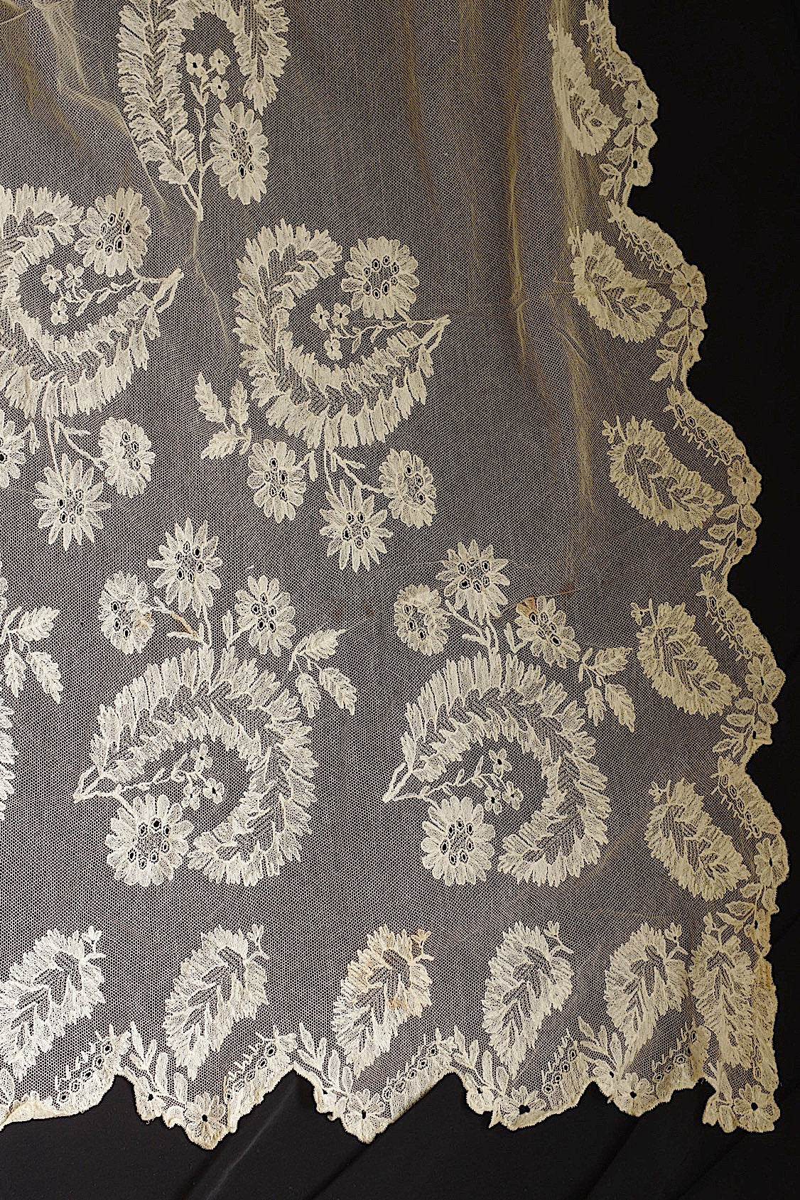 アンティークレース　dentelle ancienne ショール1 .FR a l'epoque